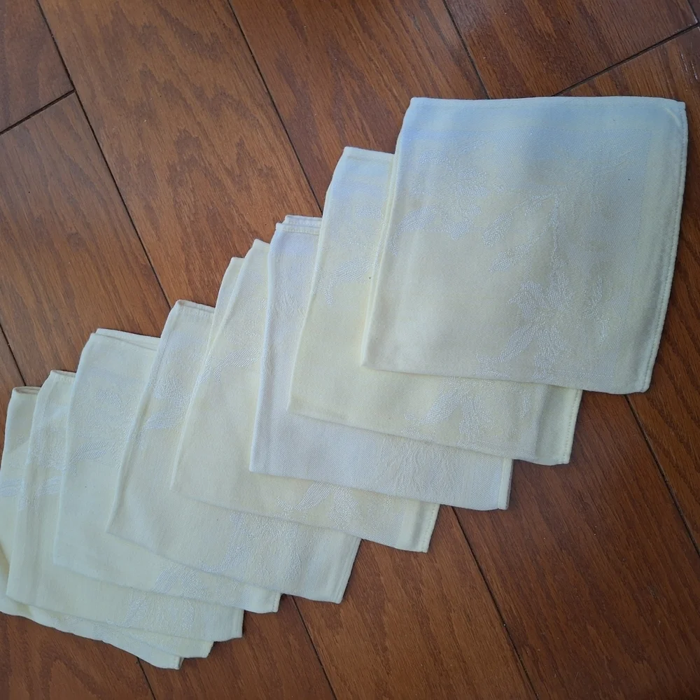 Damask Set of 8 Cream Floral Cloth Napkins